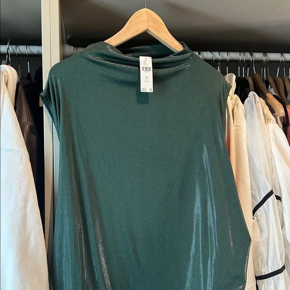 Top - Picture 1 of 2